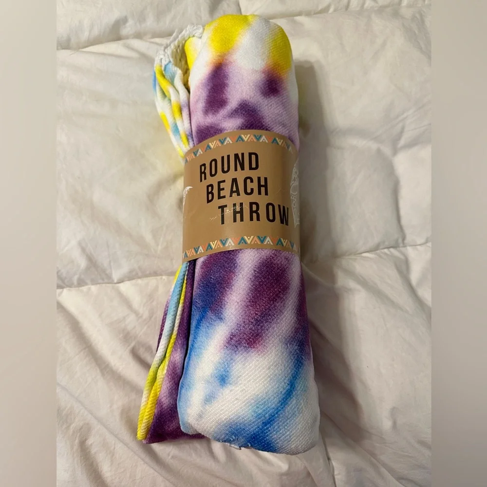 Beach Towel - Round Tie Dye - NWT - Size 61.5 x 61.5 inches